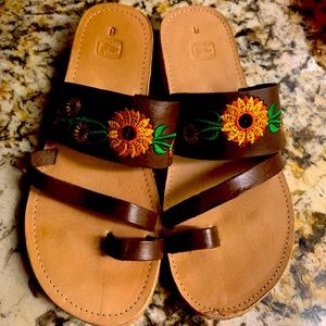 Preloved:Authentic Handmade In Mexico Leather w/Flowers Sandals. Size 9 $15